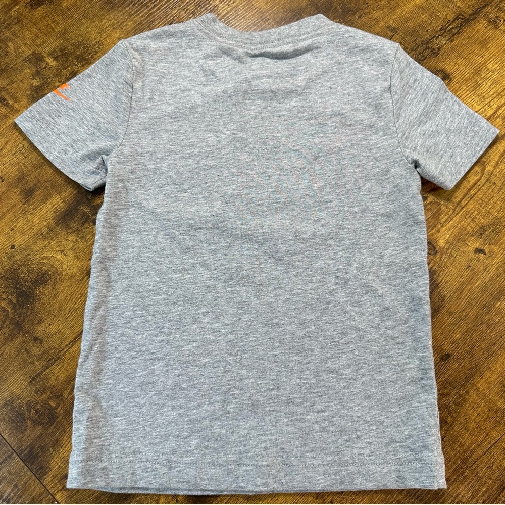 Nike Boxy Got ‘Em Sneaker Tee, 4T Gray - Picture 7 of 11